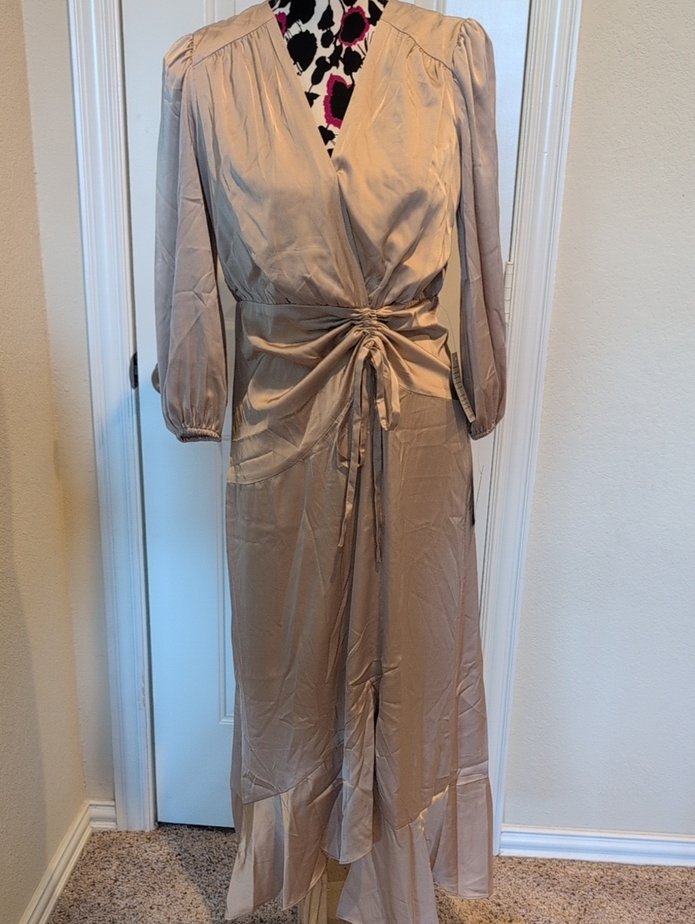 Donna Morgan Champagne Maxi Dress with Tie Scrunch Waist Size 4 NWT
